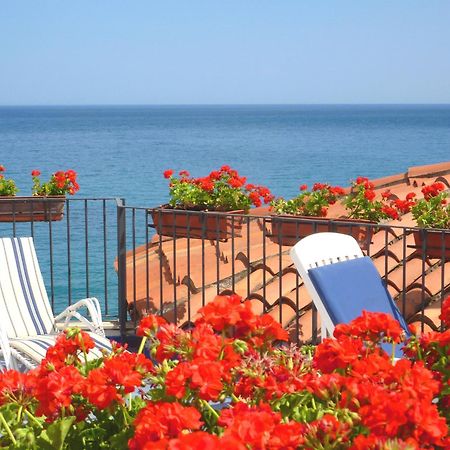 Hotel Palladio Giardini Naxos Bagian luar foto