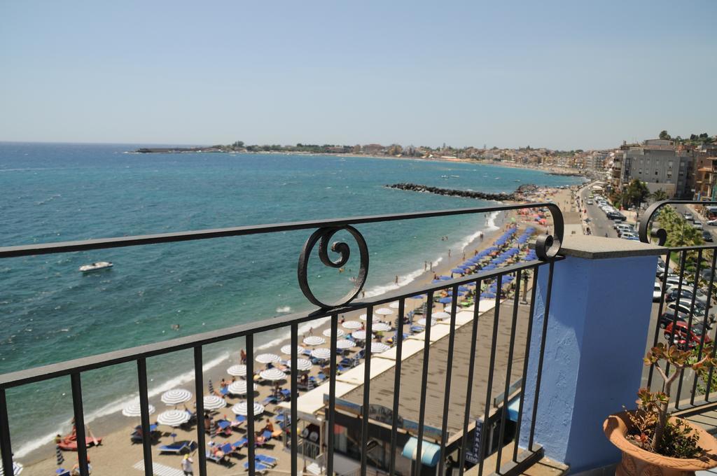 Hotel Palladio Giardini Naxos Bagian luar foto