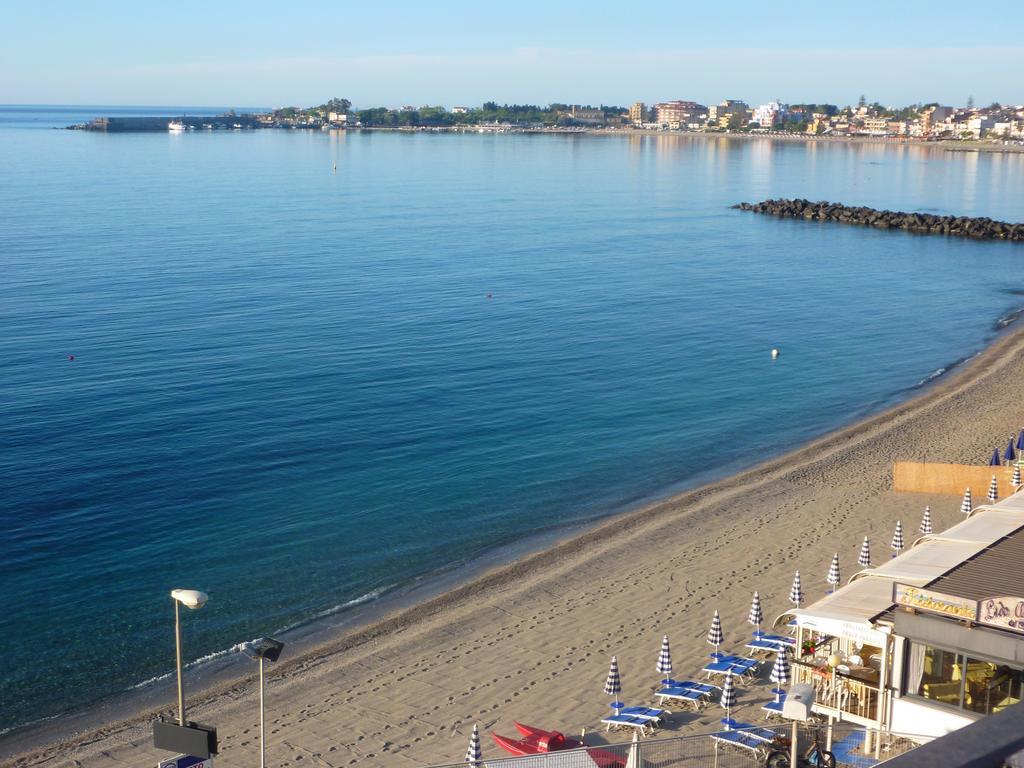 Hotel Palladio Giardini Naxos Bagian luar foto