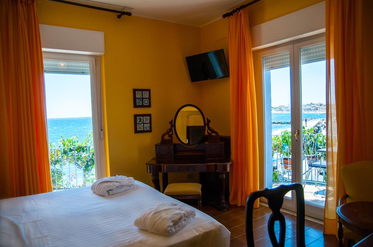 Hotel Palladio Giardini Naxos Bagian luar foto