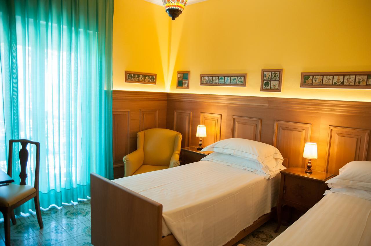 Hotel Palladio Giardini Naxos Bagian luar foto