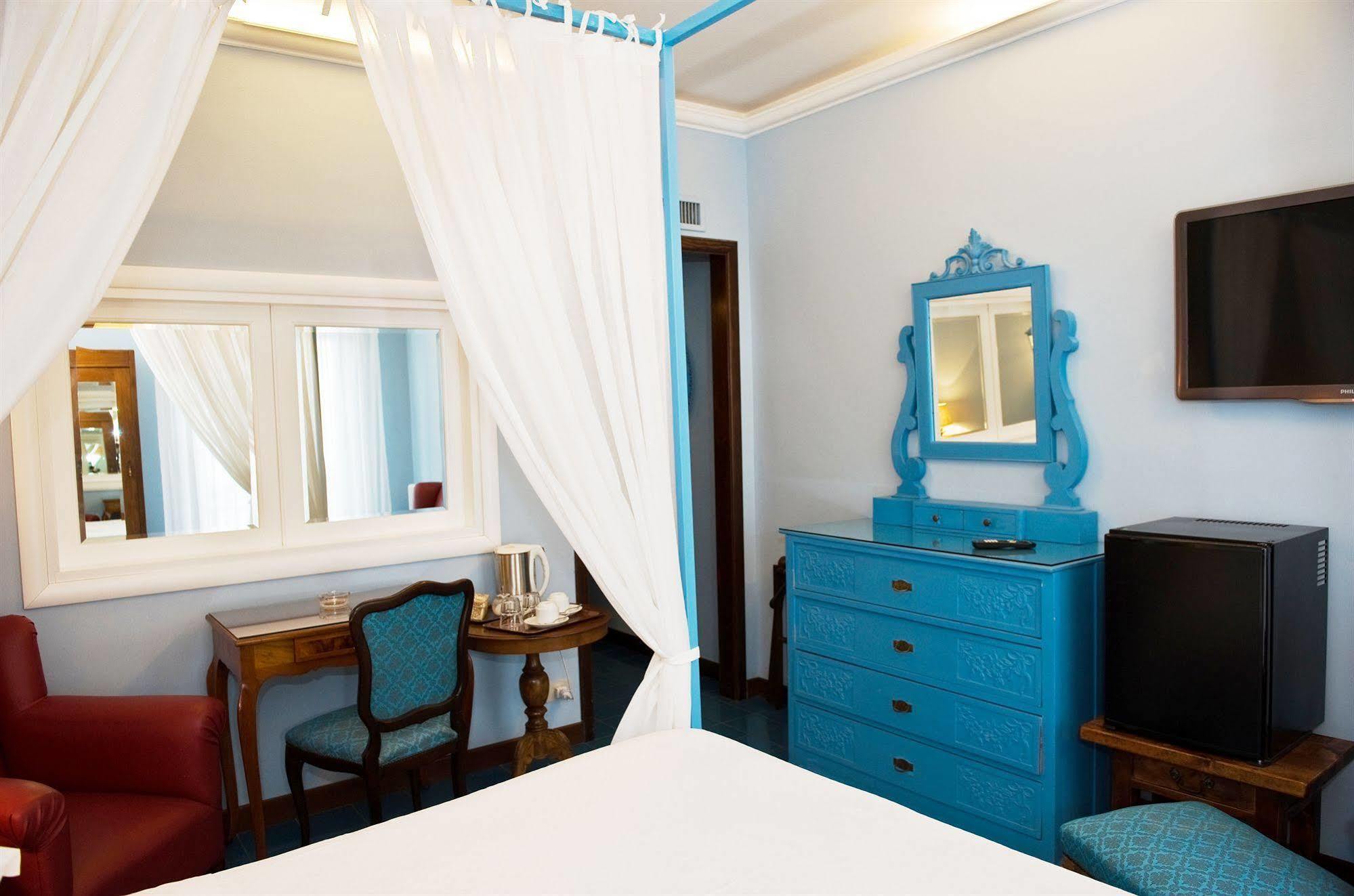 Hotel Palladio Giardini Naxos Bagian luar foto
