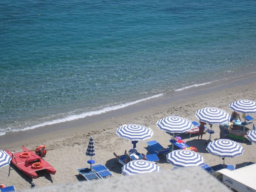 Hotel Palladio Giardini Naxos Bagian luar foto
